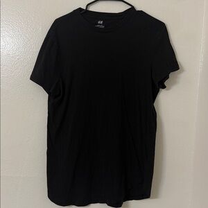 Lightly Used- H&M Black Men's Longline T-Shirt w/ Curved Hem